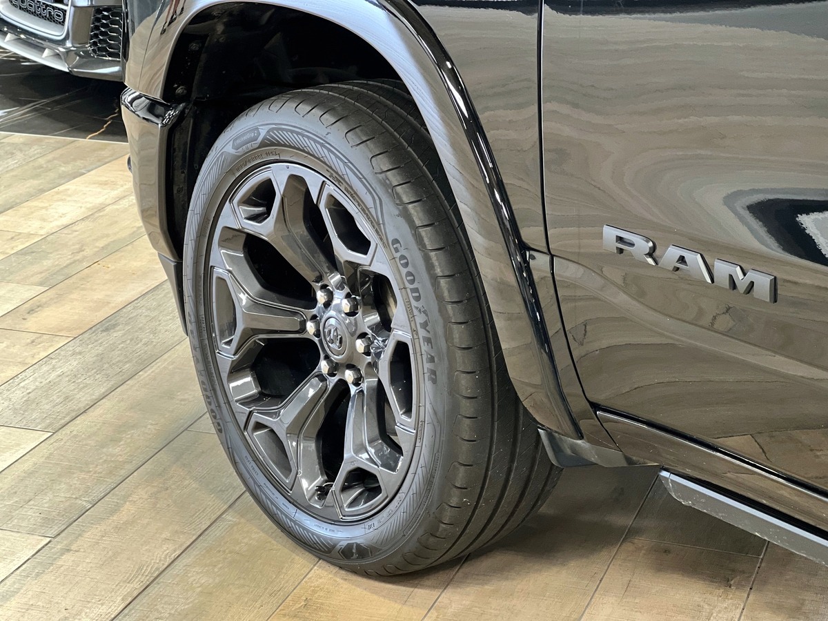 Dodge RAM 1500 CREW CAB 5.7 V8 HEMI LIMITED BLACK