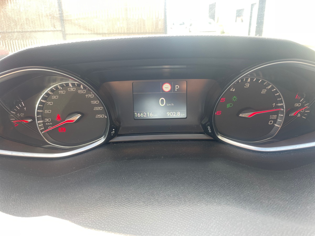 Peugeot 308 1.6 BlueHDi 120 cv RIEN A PREVOIR - CARPLAY - CAMERA DE RECUL - CLIMATISATION AUTO