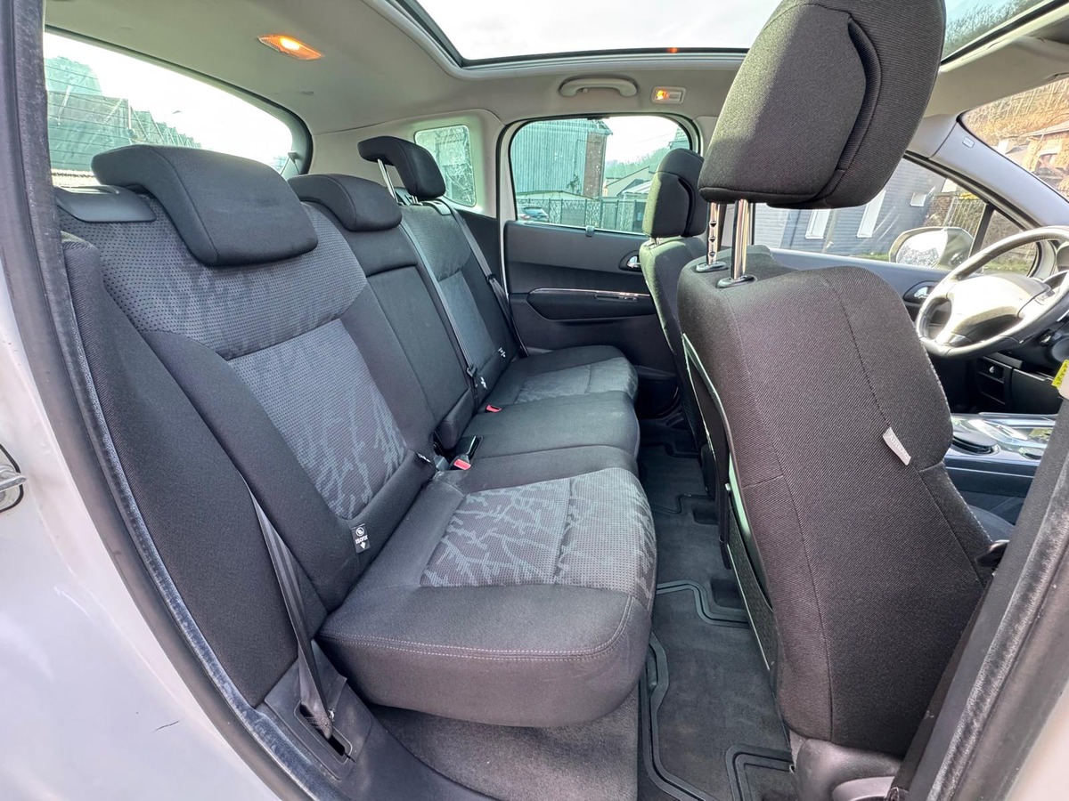 Peugeot 3008 1.6 HDi 110 - Boite Auto - Premium Pack - Garantie