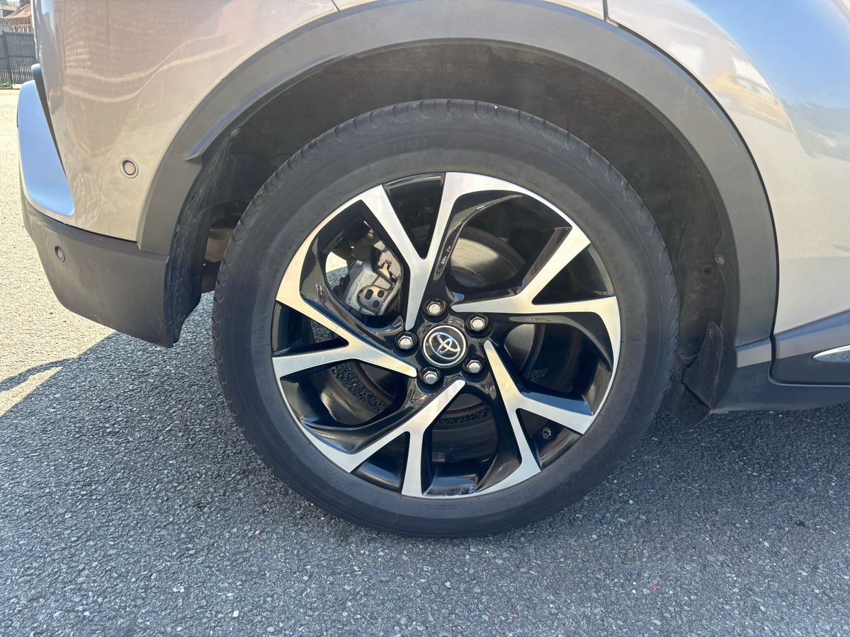 Toyota TOYOTA C HR 122ch Collection 2WD E-CVT - Crochet d'attelage