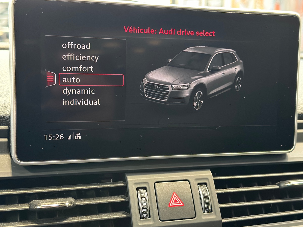 Audi Q5 40 TDI 190 cv S-Line Quattro S-Tronic7 - Attelage électrique - CarPlay