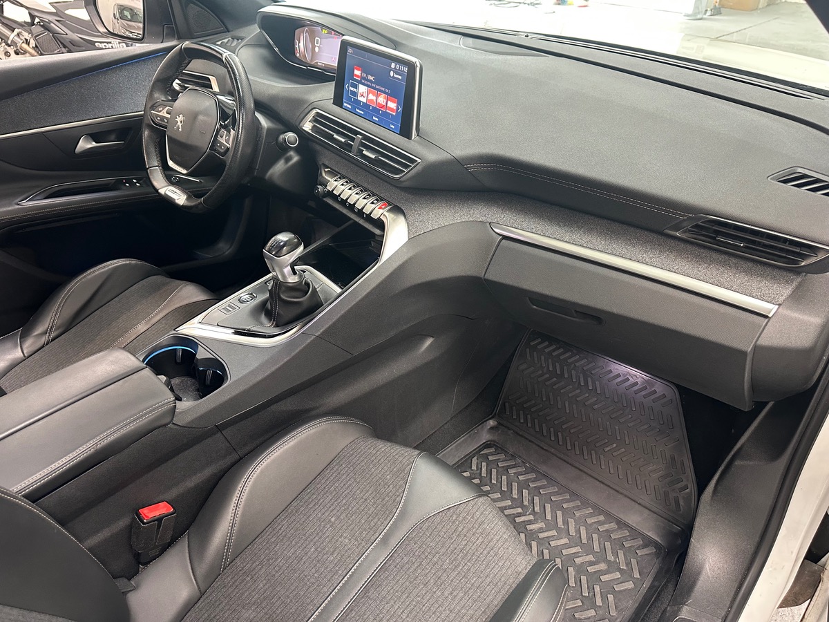 Peugeot 3008 1.2 PureTech 130ch S&S GT Line / Entretien complet Peugeot / Distribution neuve