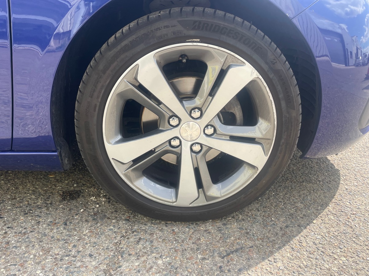 Peugeot 308 1.6 BlueHDi 120 cv RIEN A PREVOIR - CARPLAY - CAMERA DE RECUL - CLIMATISATION AUTO