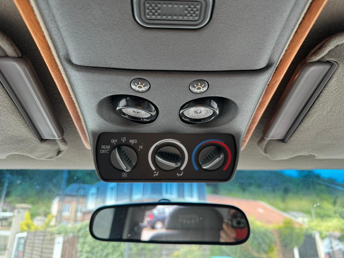 Chevrolet Suburban STARCRAFT 1500 5.7 V8 250cv 7 places