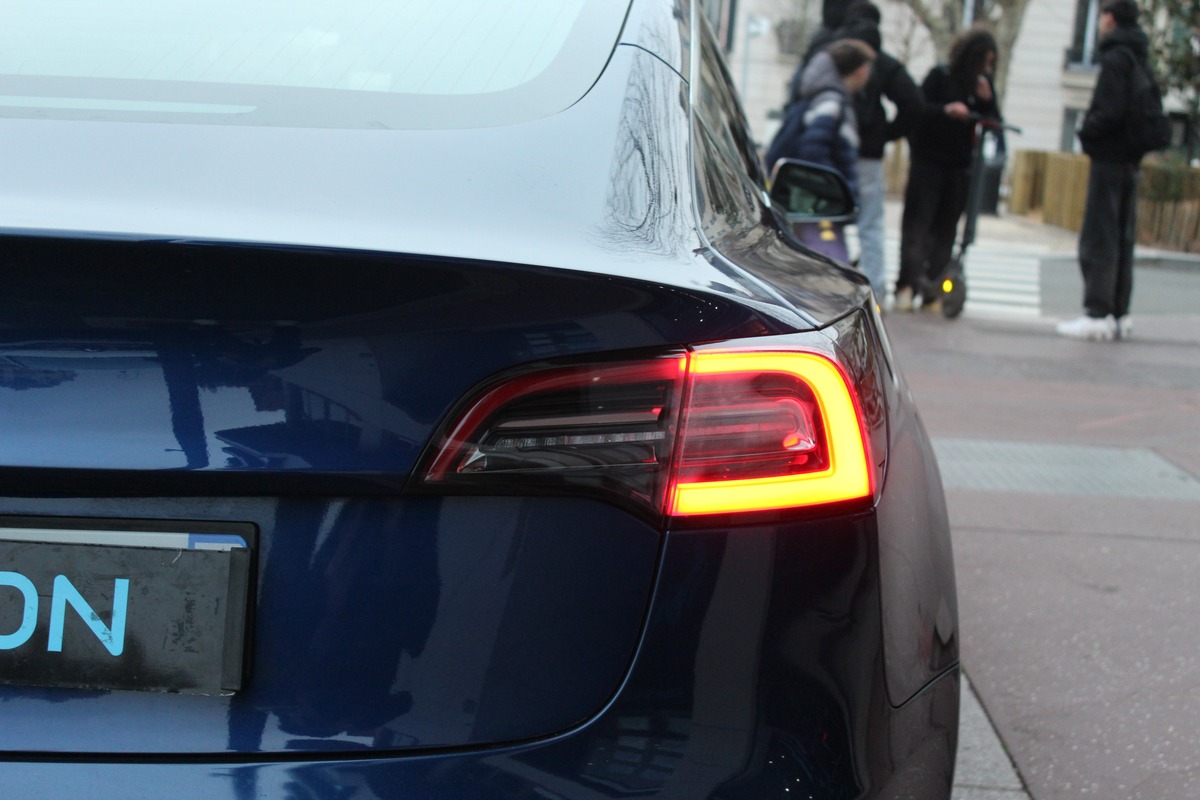 Tesla Model 3 306 AUTONOMIE STANDARD PLUS RWD 50KWH 4CV