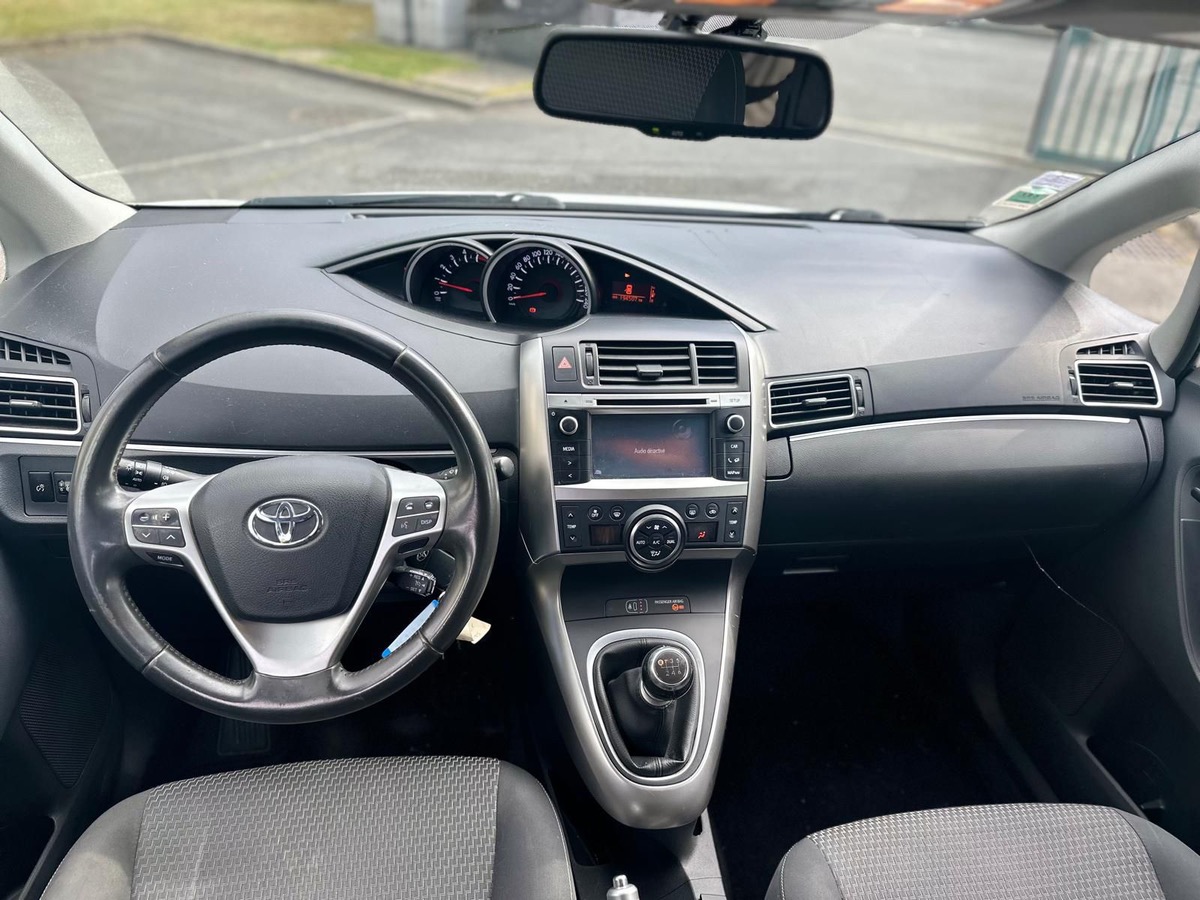 Toyota Verso D-4D 126 4X  sans frais CBLue