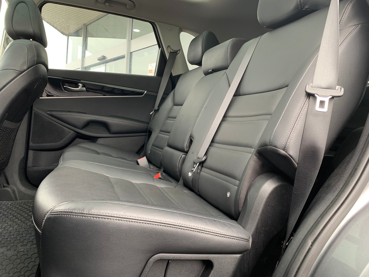 Kia Sorento 200 ch | Premium | 7 Places | AWD | Toit ouvrant panoramique | GPS | Régulateur vitesse