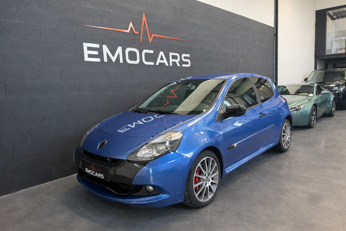 RENAULT Clio III RS LIGNE AKRAPOVIC