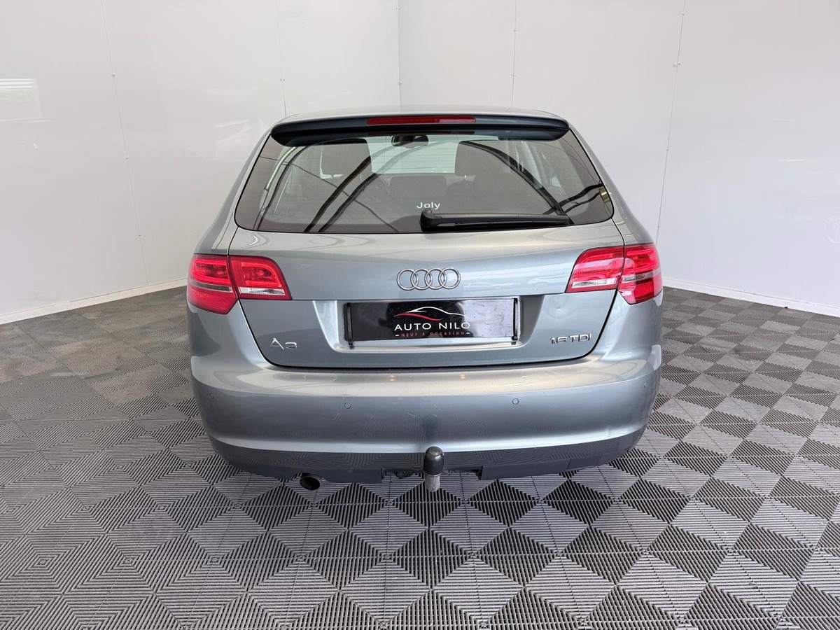 Audi A3 Sportback 1.6 TDI 105  S-tronic Attraction   Première main
