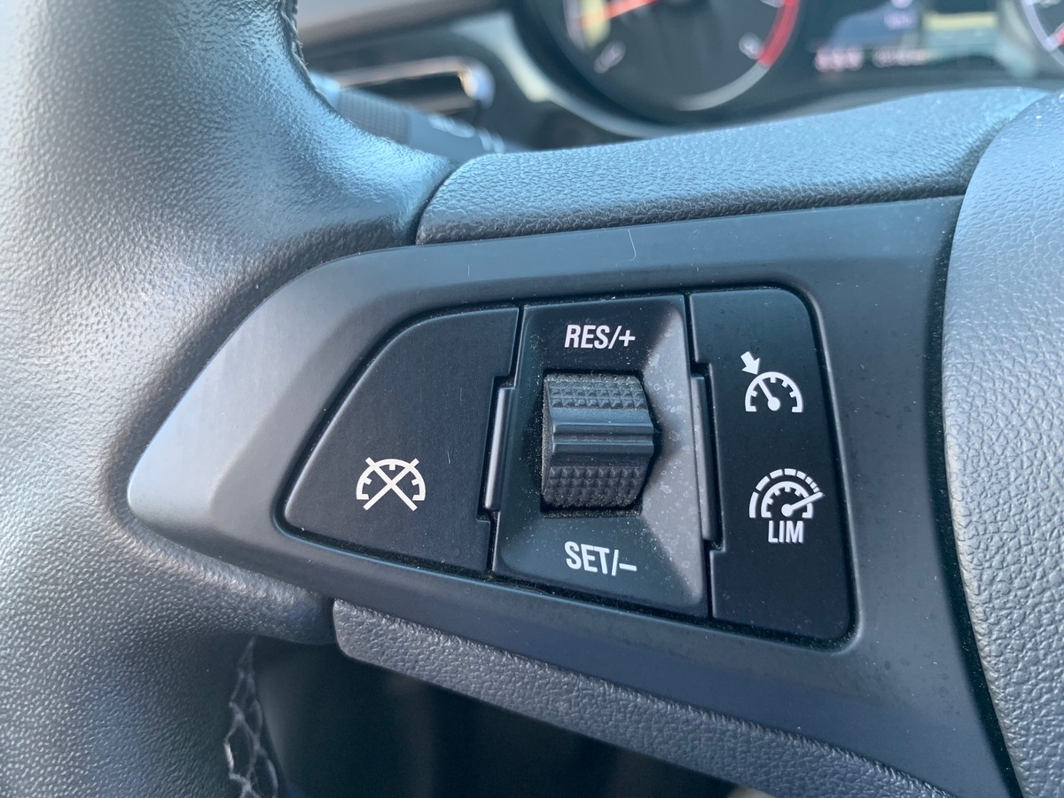 Opel Corsa 90 ch | Active | Apple car play | Régulateur de vitesse | Climatisation | Radar de recul