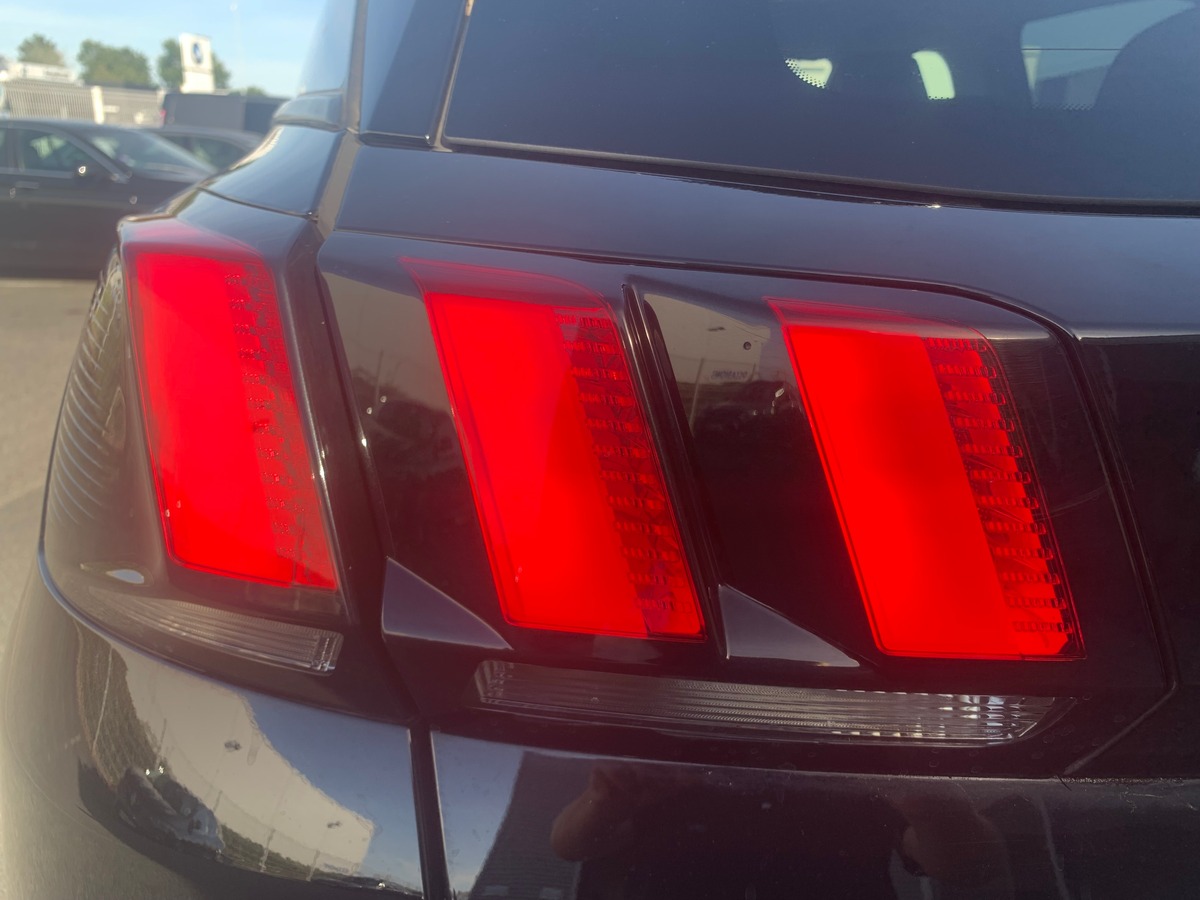 Peugeot 3008 130 chevaux | Allure | Caméra de recul | Régulateur de vitesse | Capteur d'angle mort