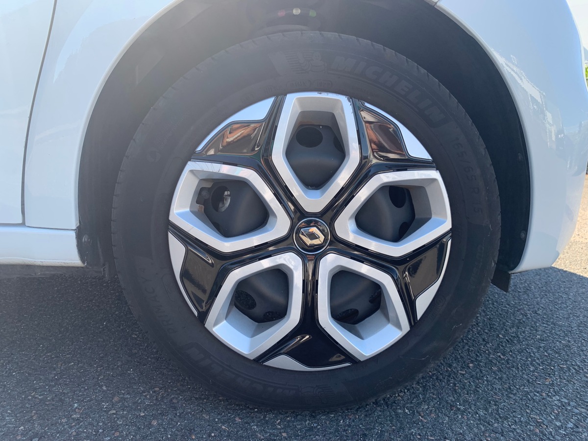 RENAULT Twingo EQUILIBRE |  Aide au parking arrière | Apple car play | Premiére main