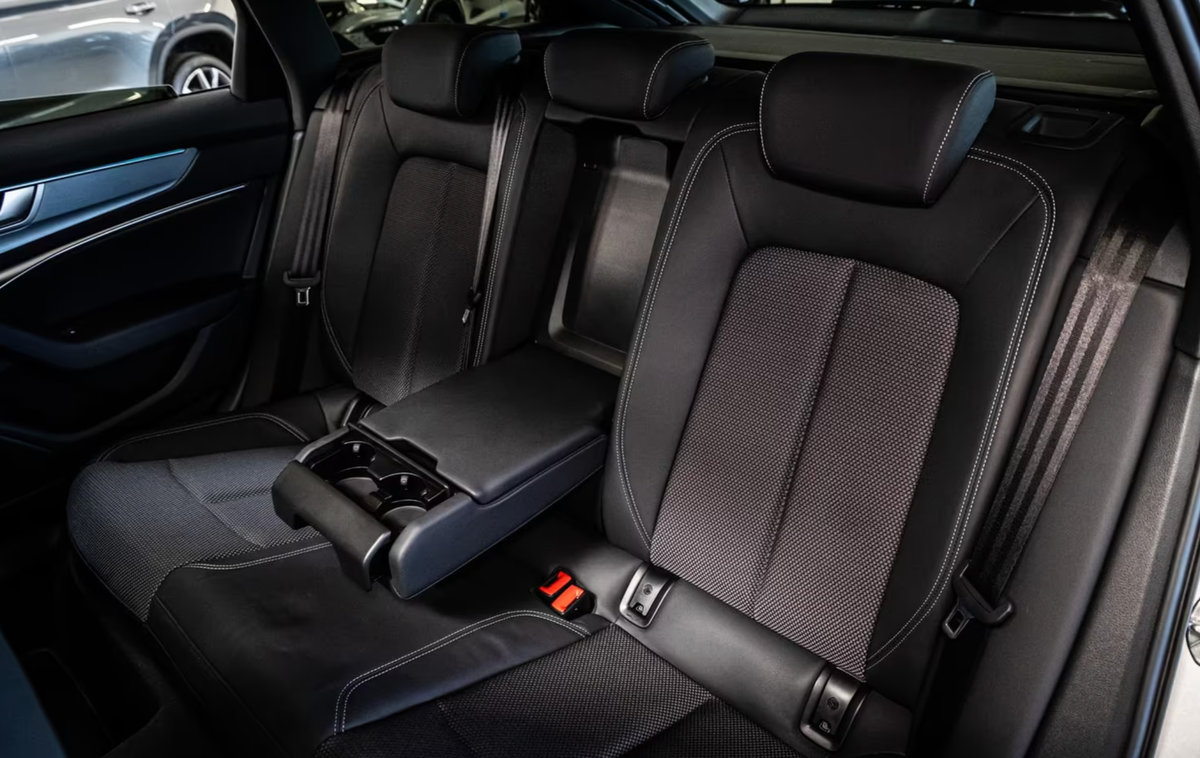 Audi A6 Avant V C8 55 TFSI e 367ch Compétition quattro S tronic 7/VO Allemand/Pas de malus