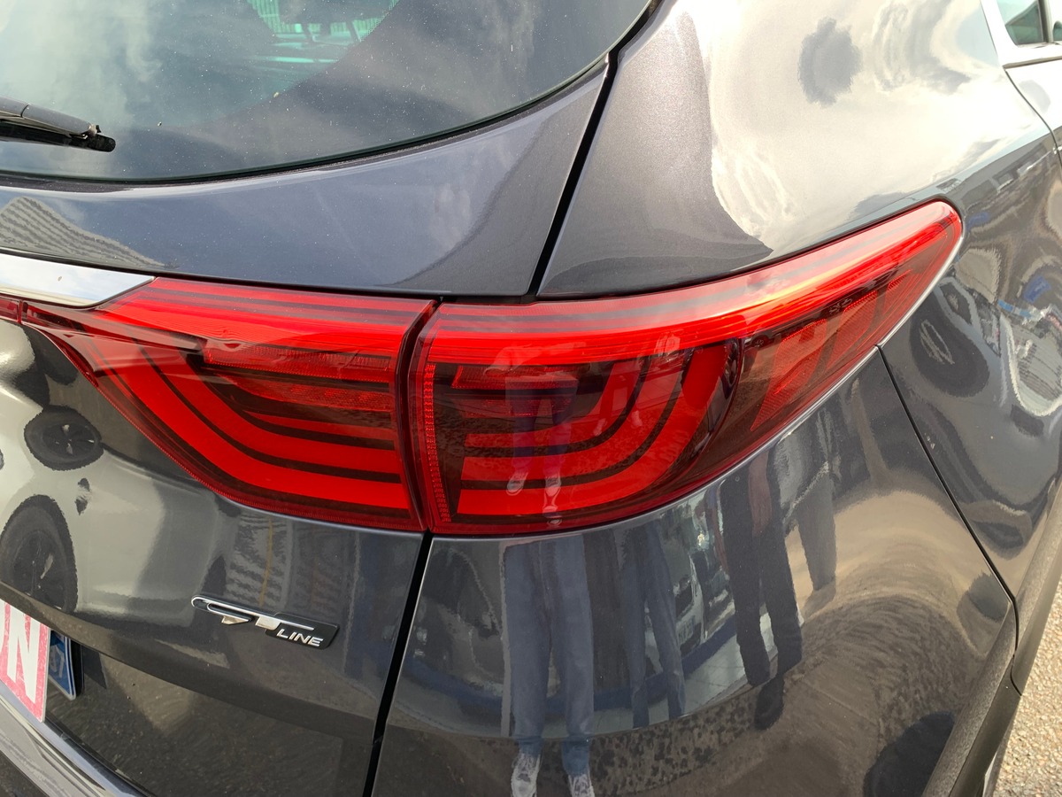 Kia Sportage 115 ch | GT Line | Toit ouvrant panoramique | Caméra de recul | Régulateur de vitesse