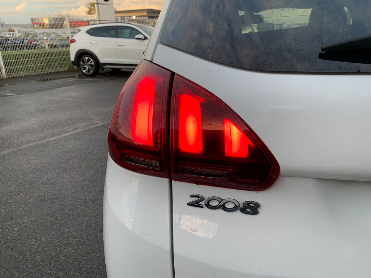 Peugeot 2008 120 ch | Crossway | Caméra de recul | Toit panoramique | GPS | Grip control