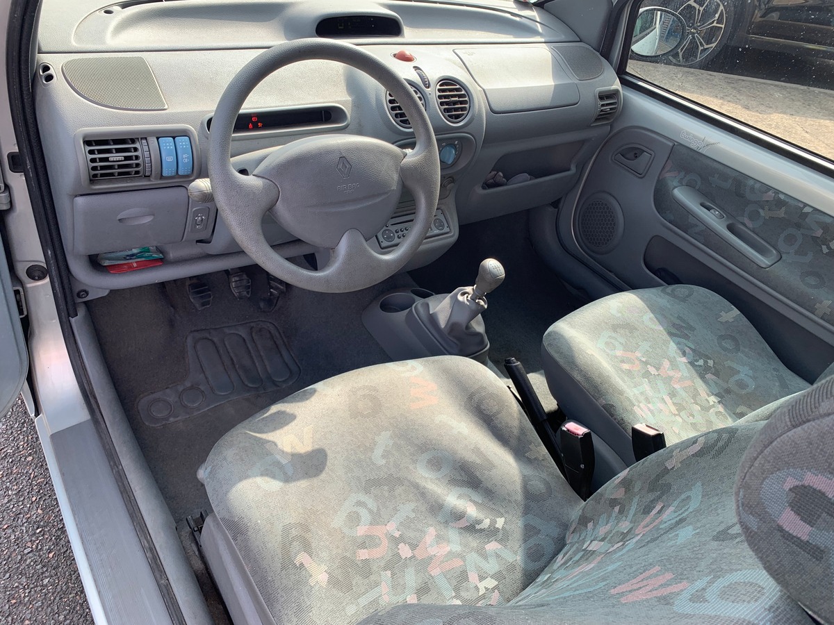 RENAULT Twingo 75 chevaux | Climatisation | Vitres électriques | Roue de secours | Radio CD