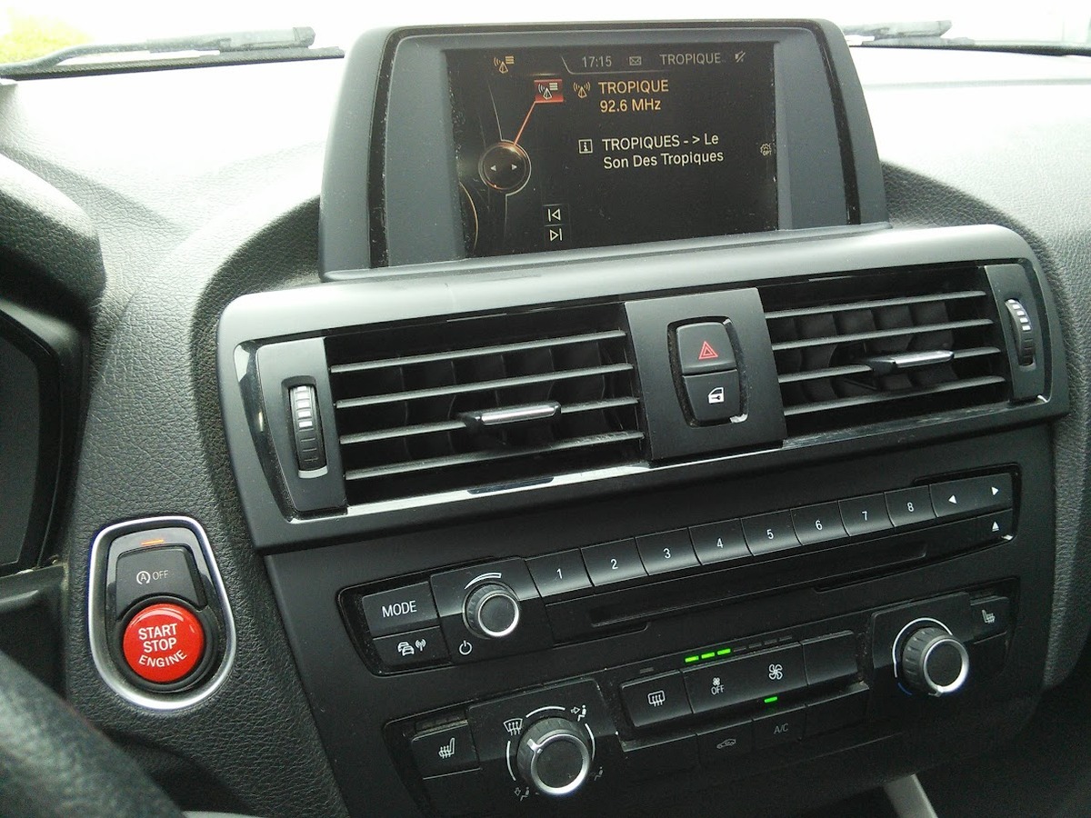 Bmw Série 1 114i 102 ch Lounge CLIM