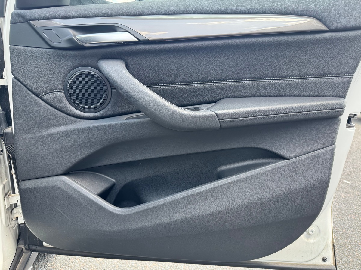 Bmw X1 116 | X-Line sDrive | Toit panoramique | Caméra recul | Régulateur vitesse | Siéges chauffant