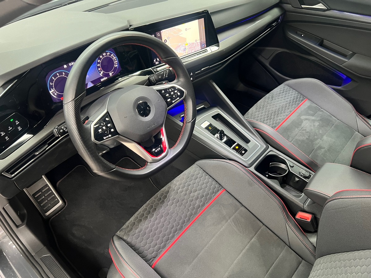 Volkswagen Golf VIII GTI CLUBSPORT 2.0 TSI 300 ch DSG7 + attelage amovible