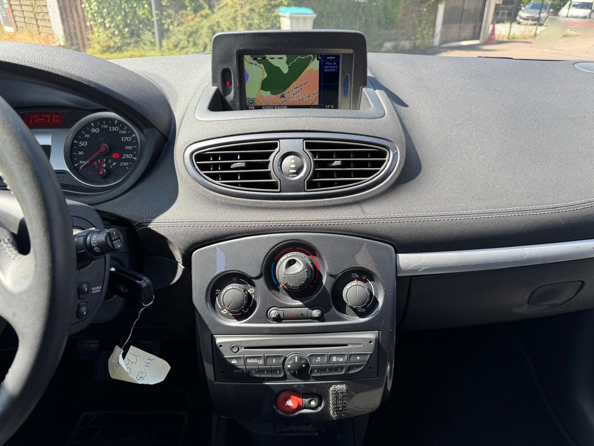 RENAULT Clio III 1.2 75ch 5portes Edition 20 ans - Garantie