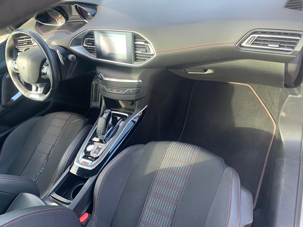 Peugeot 308 130 ch | GT Line | Toit panoramique | Apple car play | Avertisseur angles morts | Radars
