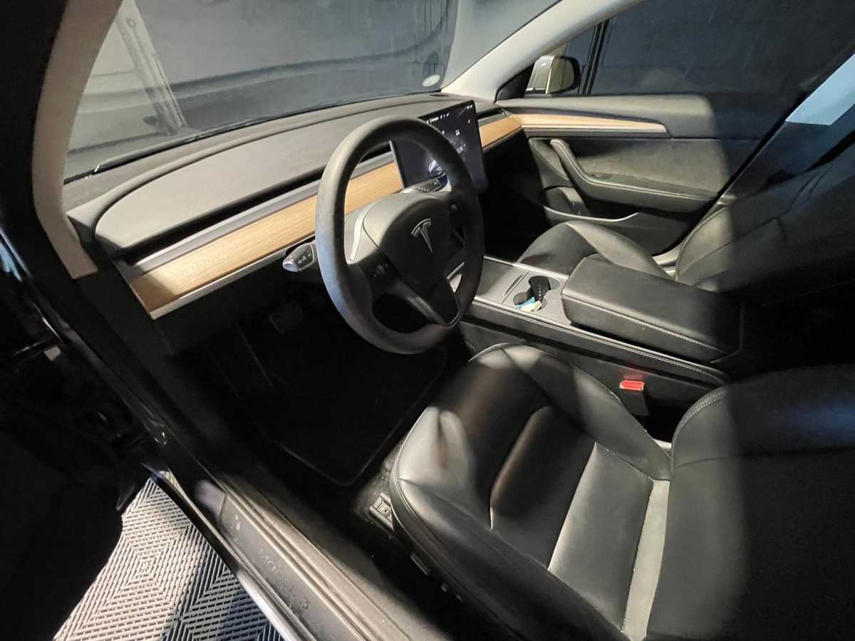 Tesla Model 3 RWD