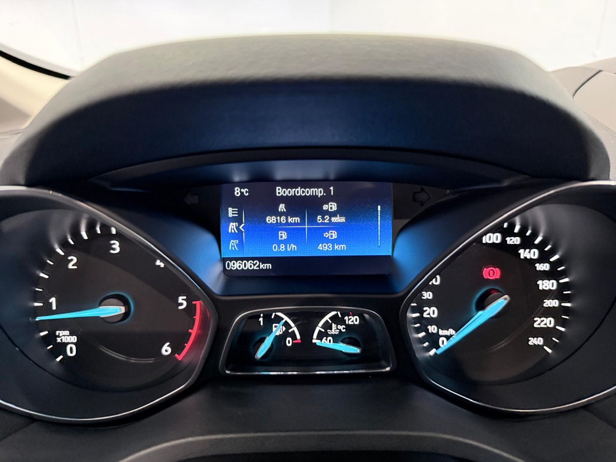 Ford C-max 1.5 TDCI 120  TITANIUM   PREMIERE MAIN