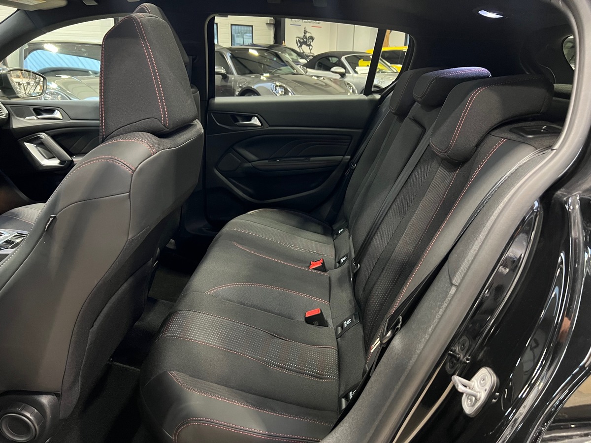 Peugeot 308 II (2) 1.2 puretech 130 ch BVM6 GT LINE /TOIT PANO/CAMERA/CARPLAY/