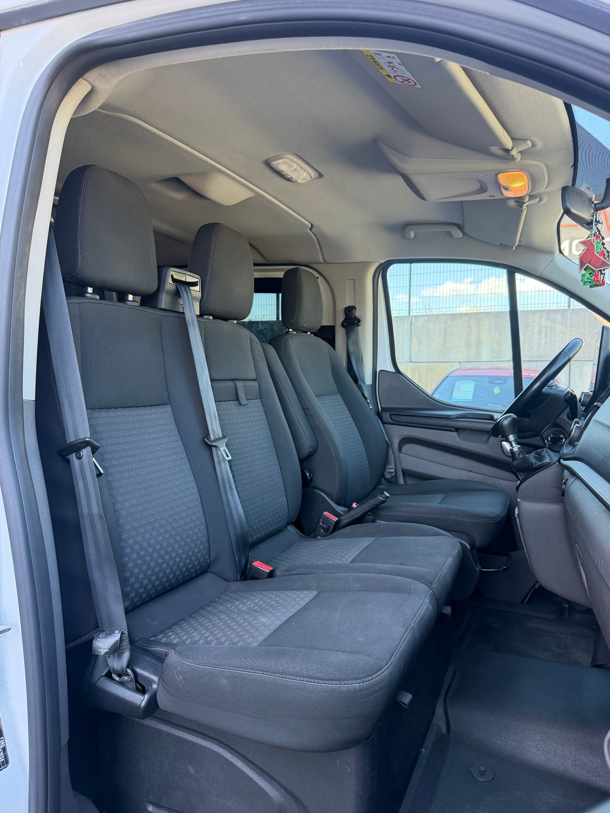 Ford TRANSIT CUSTOM 2.0 ECOBLUE 130 CH - 9 PLACES - ATTELAGE