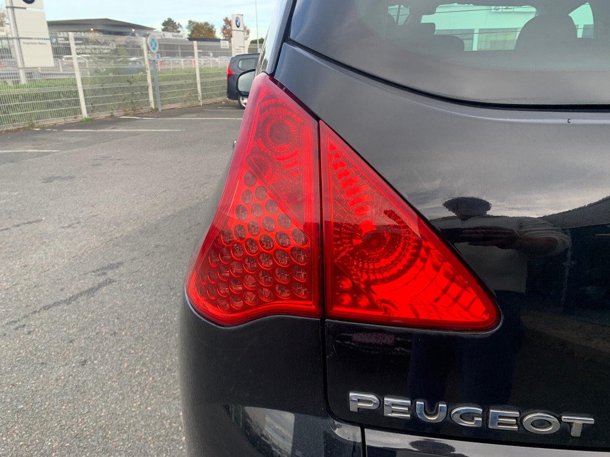 Peugeot 3008 115 ch | GPS | Bluetooth | Régulateur de vitesse | Sièges rang 2 rabattables à plat