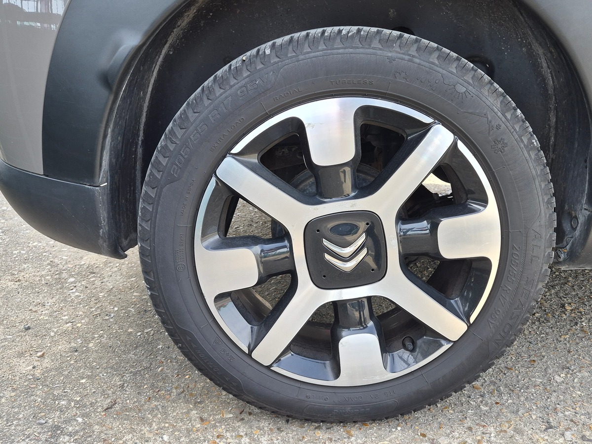 Citroën C4 Cactus 1.6 BHDI 100 SHINE ETG6