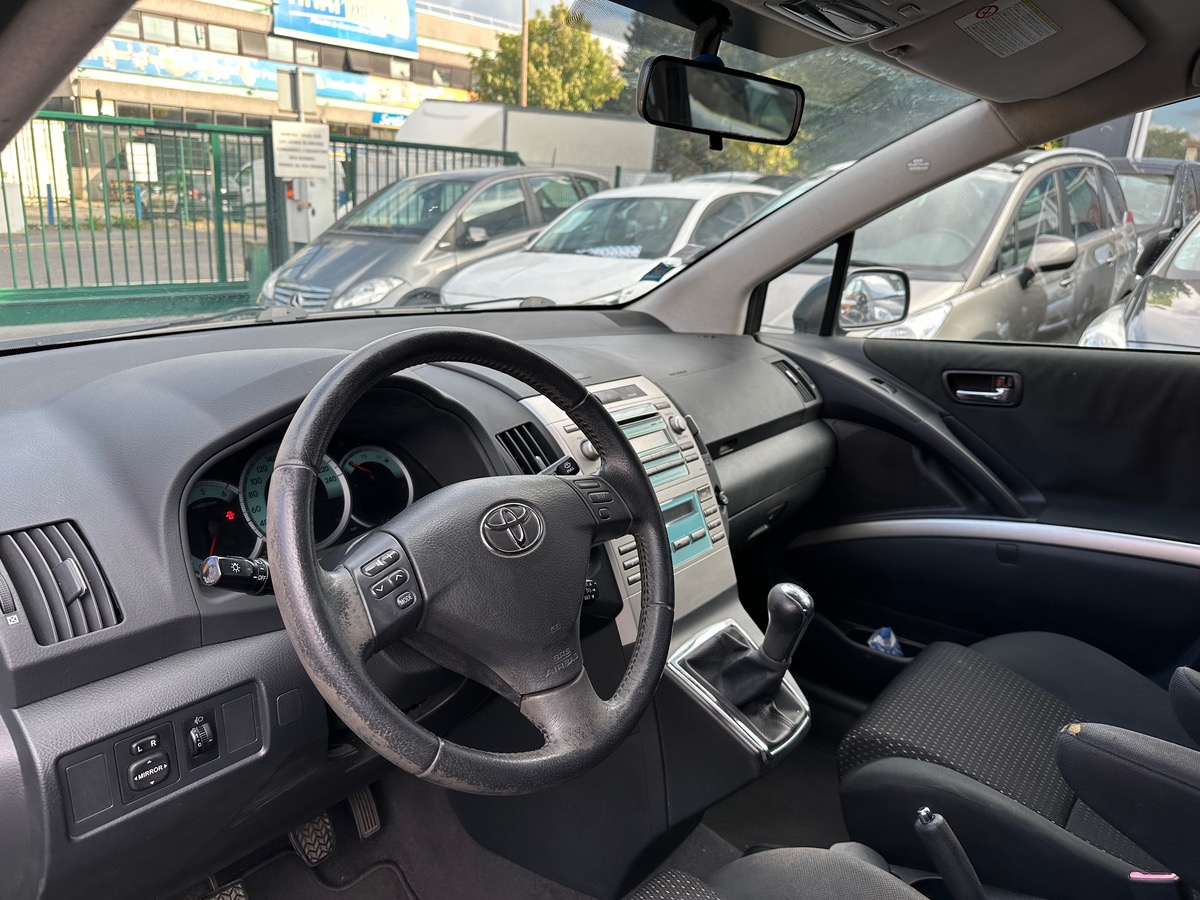 Toyota Verso 2.0 D-4D 136 CV 4X san frais 