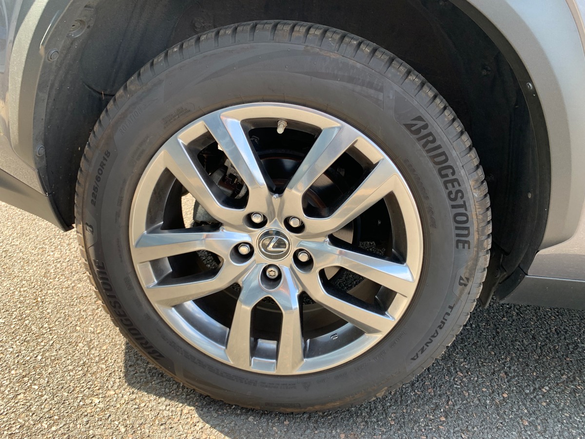 Lexus NX 300h 155 chevaux | Luxe | AWD | Caméra recul | Régulateur vitesse | GPS | Siéges chauffants