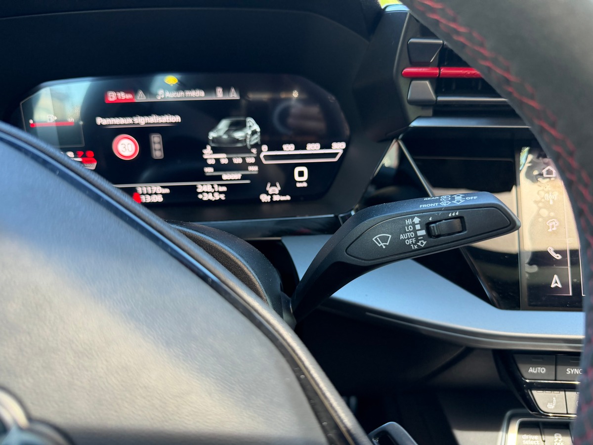 Audi RS3 Sportback 8Y2 Facelift 2.5 TFSI 400ch Quattro BAQUETS CARBONE / TOIT OUVRANT / SONOS 3D