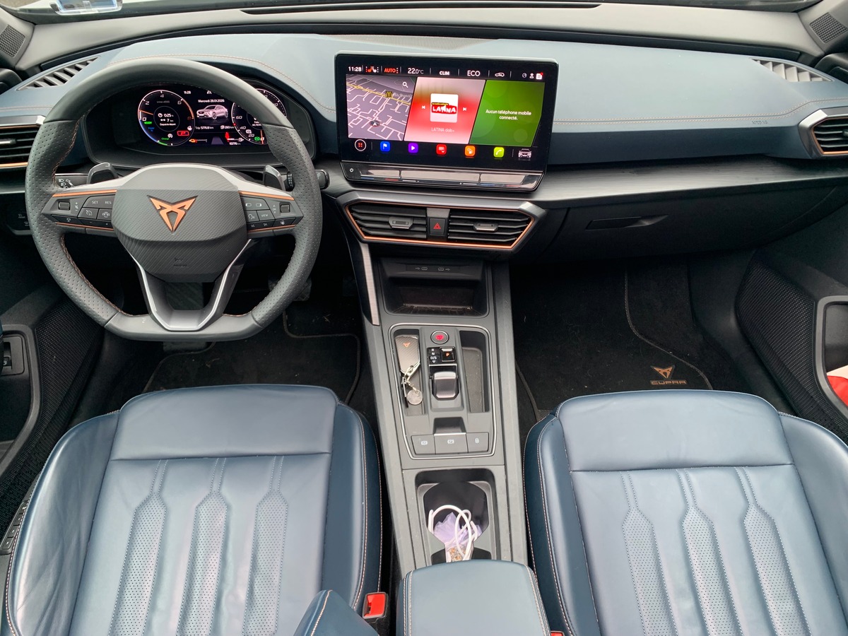 Cupra FORMENTOR E-HYBRID 204 | Business Edition | Cuir | Apple Car Play | Toit ouvrant panoramique