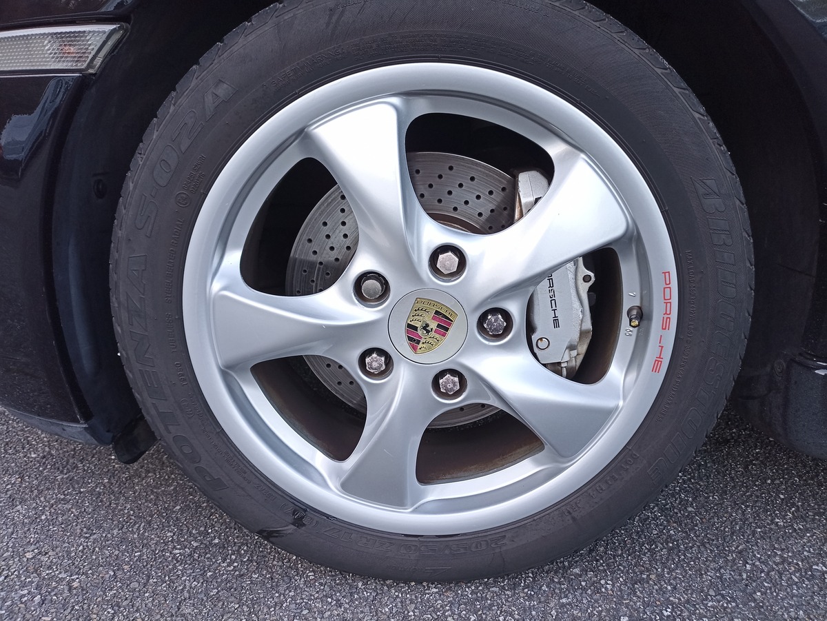 Porsche 911 CARRERA 4 TIPTRONIC