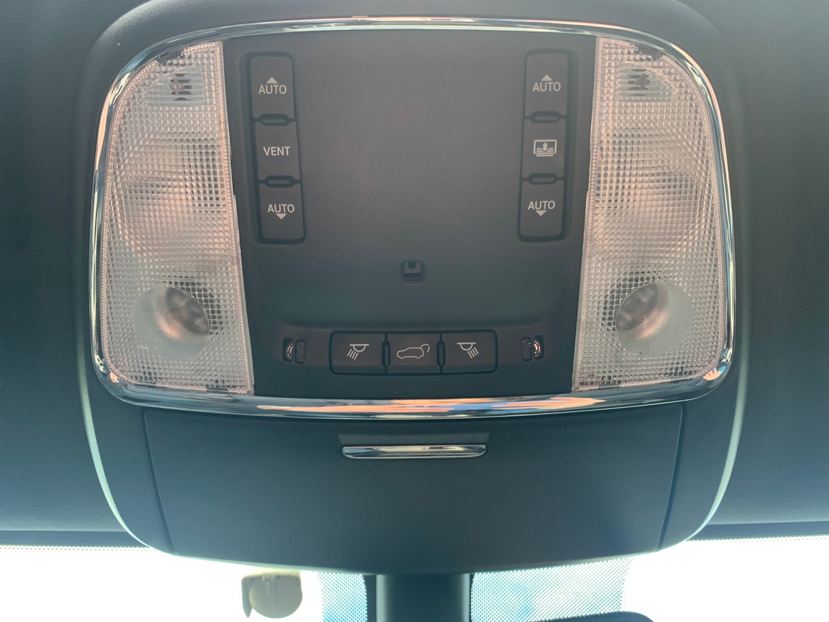 Jeep Grand Cherokee 250 ch | Overland | Toit ouvrant panoramique | Caméra de recul | Attelage