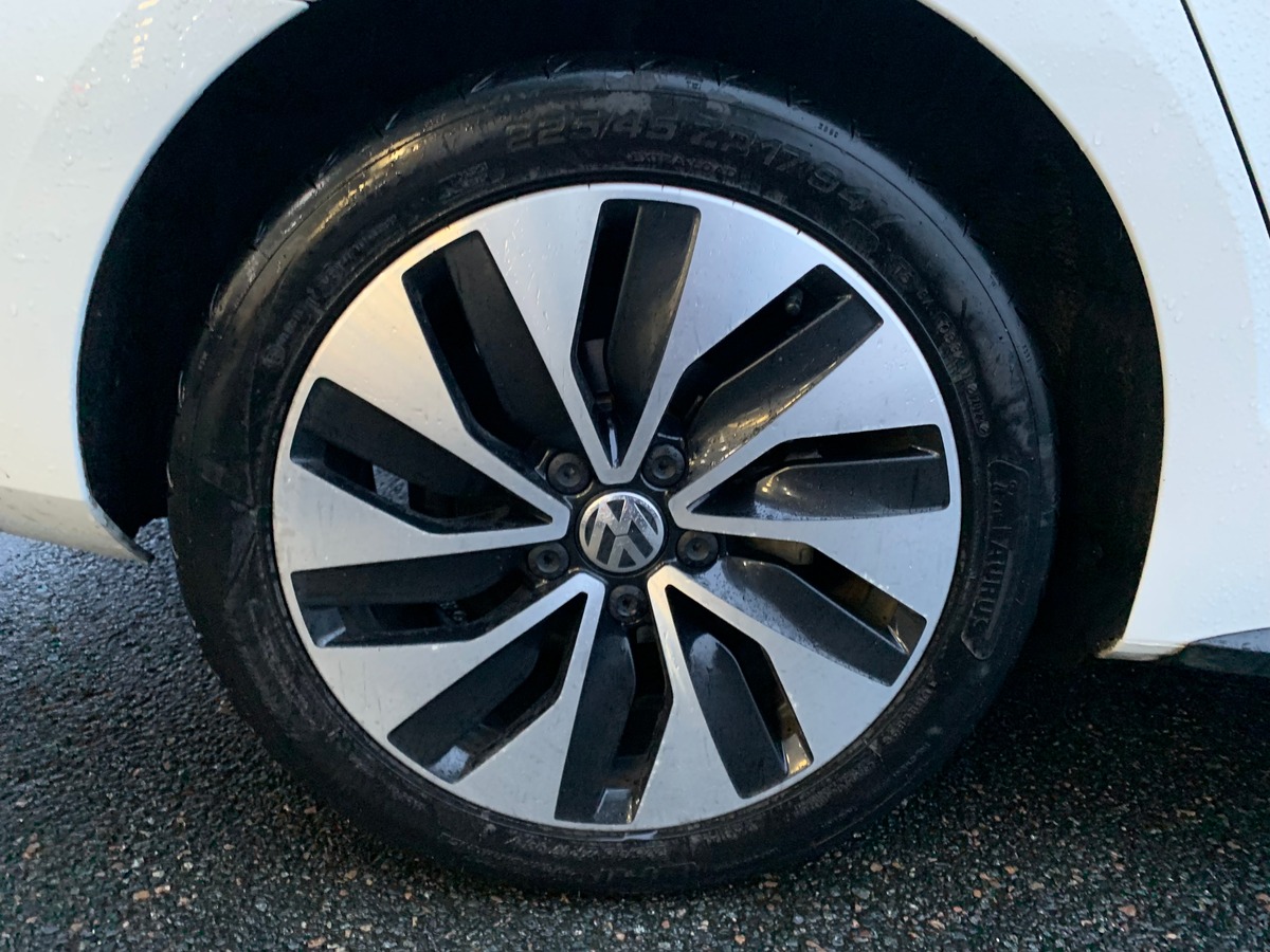 Volkswagen Jetta 170 ch | Carat | Régulateur vitesse | Radars stationnement | GPS | Kit mains libres