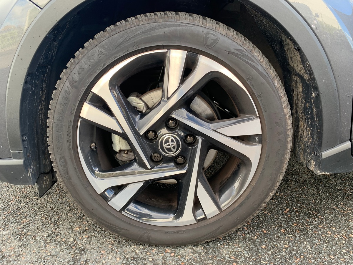 Toyota C-HR 184 ch | Attelage | GPS | Radio JBL | Caméra recul | Radar stationnement arriére, avant