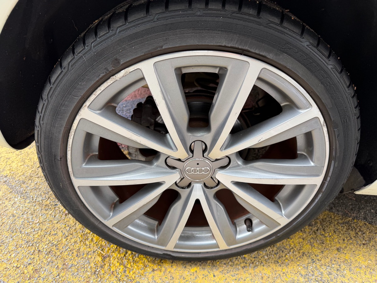 Audi A1 1.4 TFSI 122 CV / 1er Main /Toit Ouvrant/ KM Réel / S-Tronic7 /Ambition Luxe