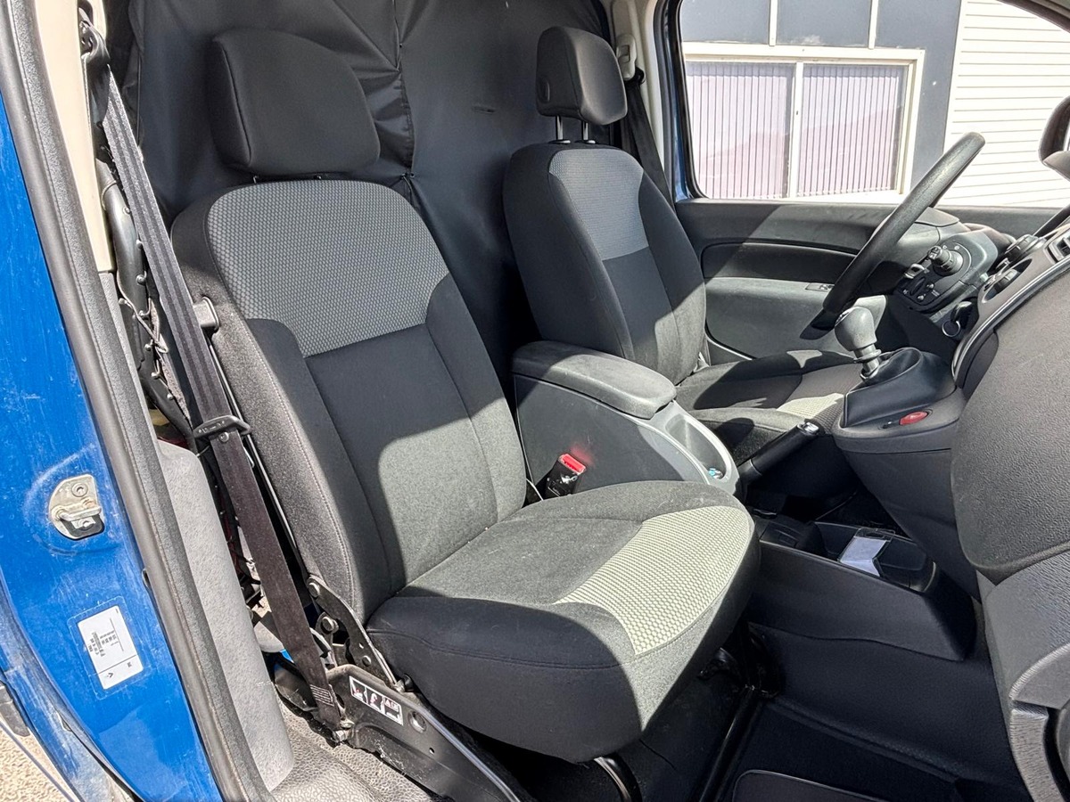 RENAULT Kangoo Express 1.5 Blue dCi 95ch Extra R-Link - PRIX HT -  TTC : 9 990 € - Garantie 12 Mois