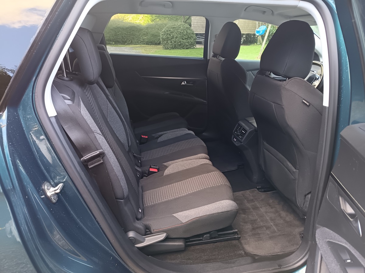 Peugeot 5008 1.2L 130 CH EAT8 ACTIVE BUSINESS Gtie 6 mois