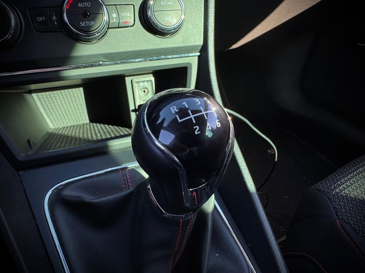 Seat Leon 2.0 tdi 150 FR / Distribution OK / Caméra / Carplay
