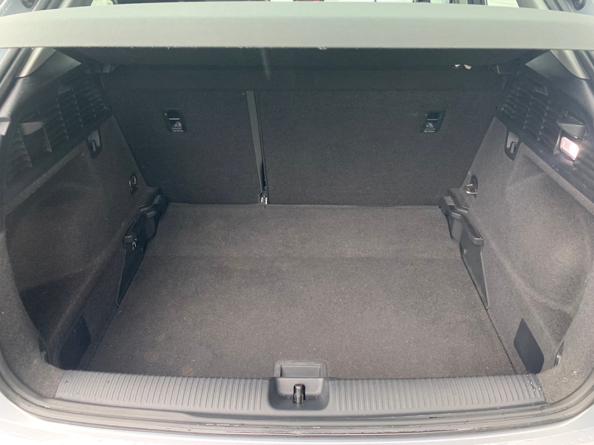 Audi Q2 115 ch | Sport | Toit ouvrant | Régulateur vitesse | Radar | Bluetooth | Coffre électrique