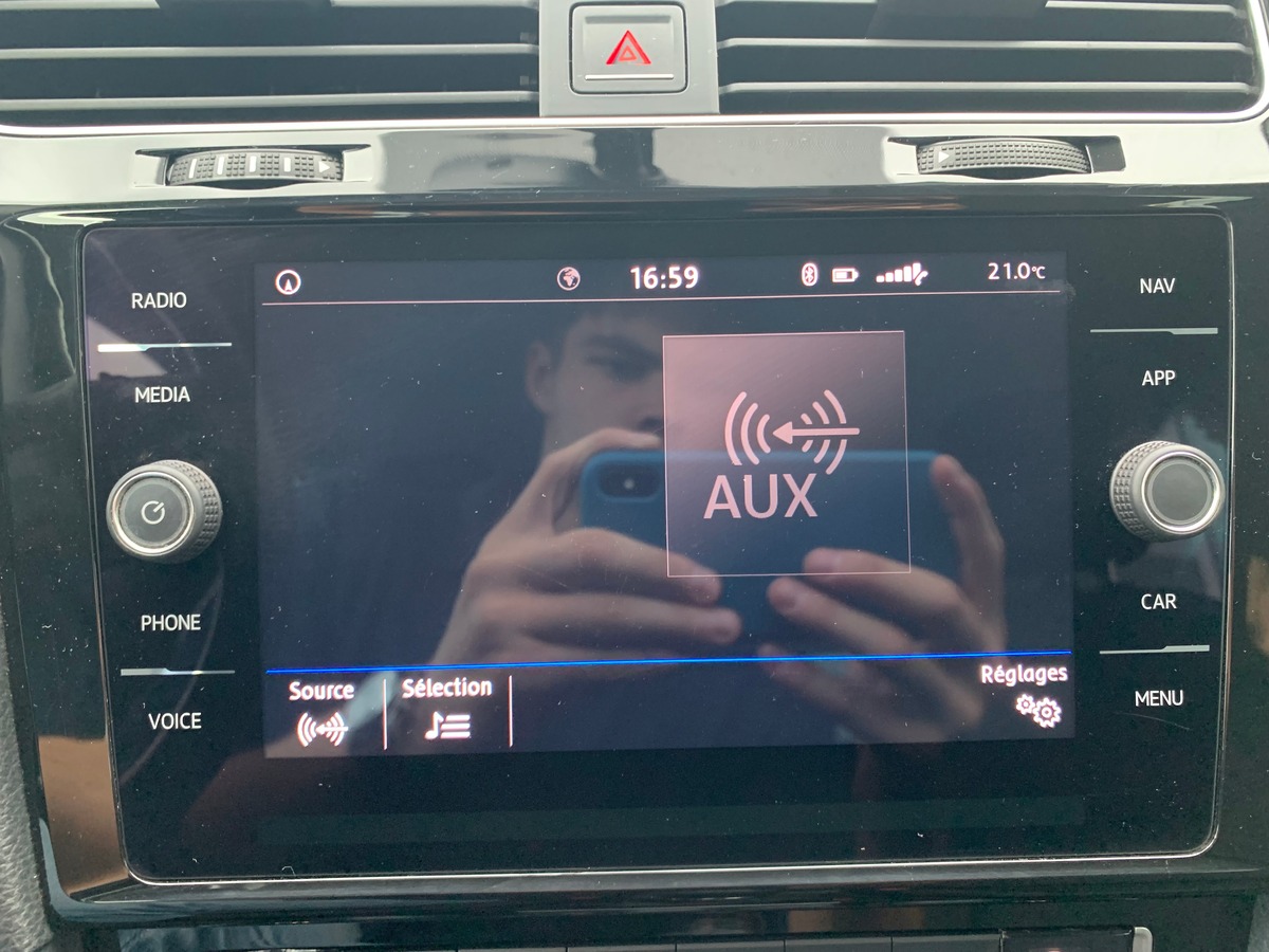 Volkswagen Golf 125 | Sound | Caméra recul | Régulateur | GPS | Apple car play | Attelage amovible