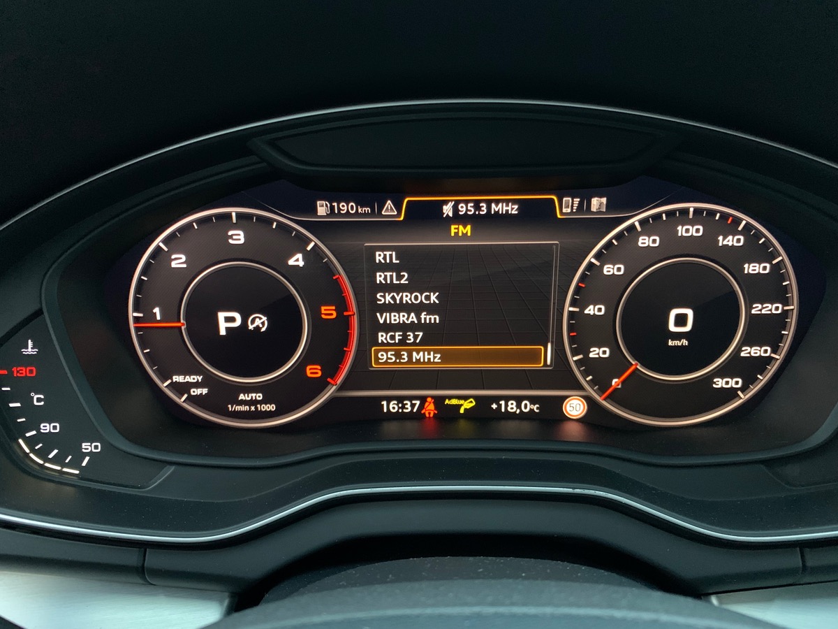 Audi Q5 190 ch | S-line | Virtual Cockpit | Caméra de recul | Coffre électrique | Attelage