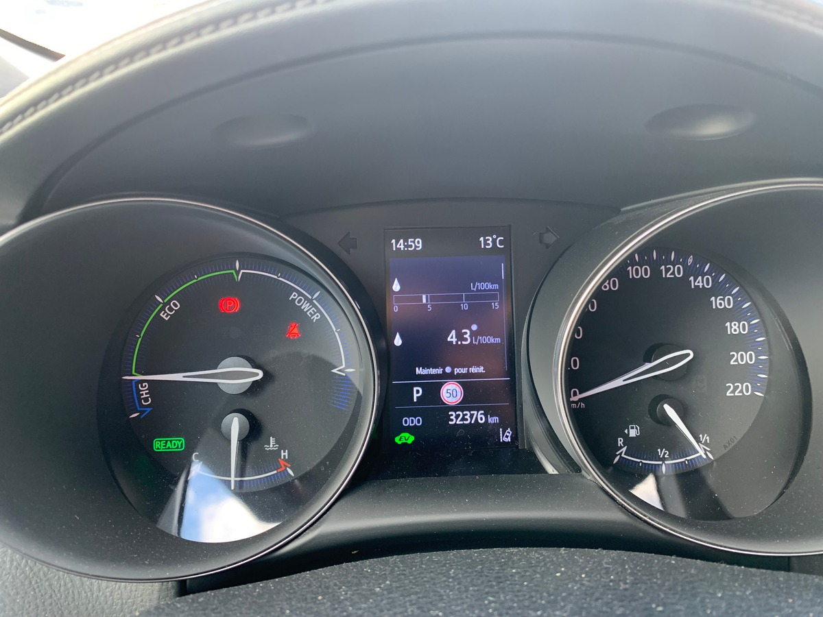 Toyota C-HR 184 ch | Attelage | GPS | Radio JBL | Caméra recul | Radar stationnement arriére, avant