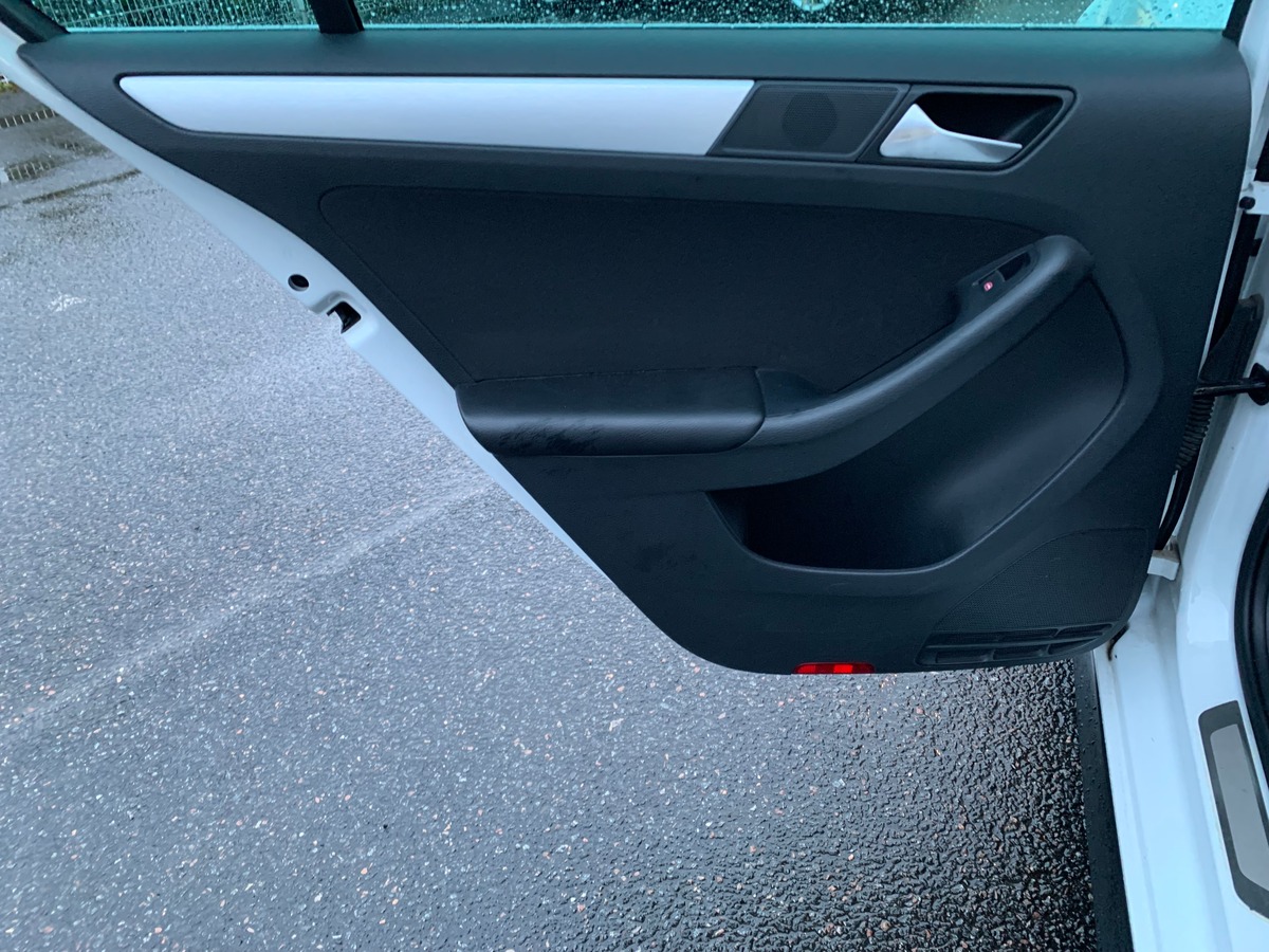 Volkswagen Jetta 170 ch | Carat | Régulateur vitesse | Radars stationnement | GPS | Kit mains libres