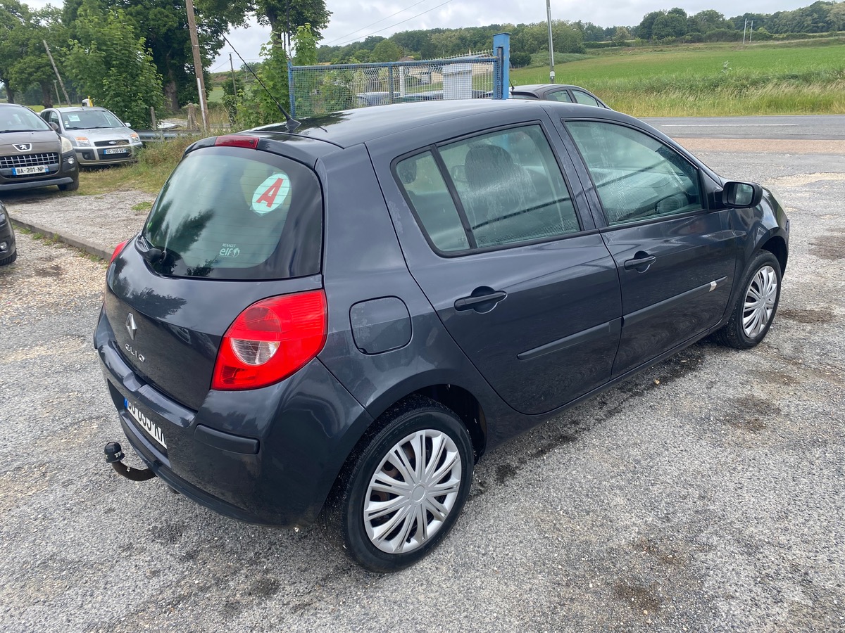 RENAULT Clio 1.5 dci 70cv 247071km
