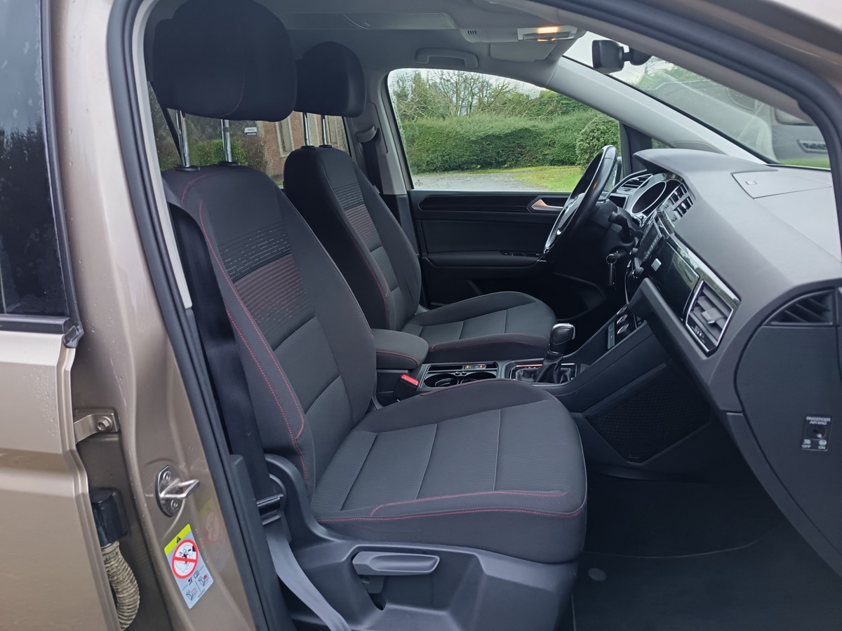Volkswagen Touran 2.0L TDI 150 CH DSG6 SOUND Gtie 6 mois